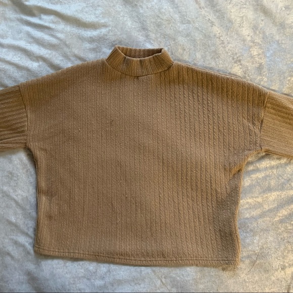✨3.3 field trip camel knitted sweater✨ - Picture 3 of 3